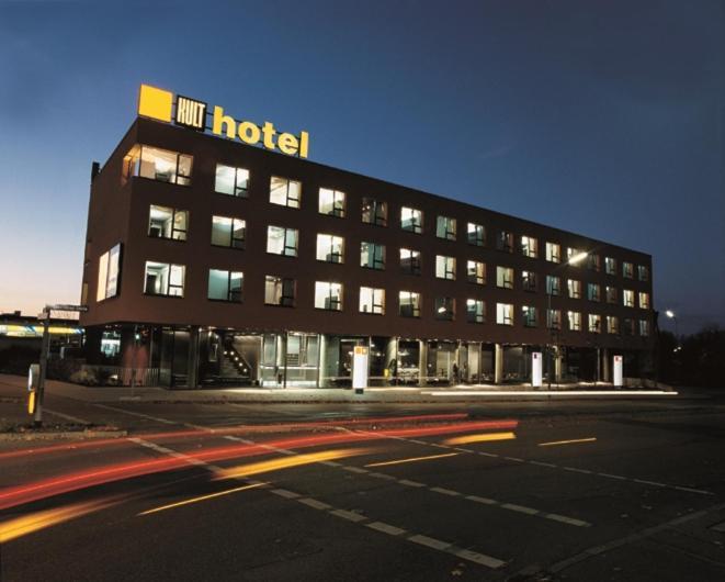 Kult Hotel Ingolstadt Bagian luar foto