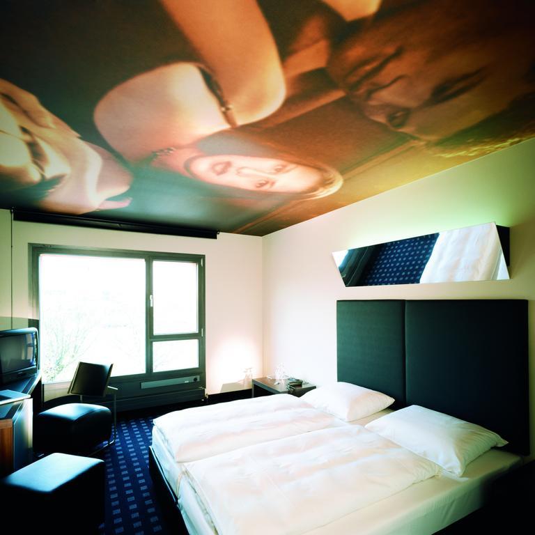 Kult Hotel Ingolstadt Bagian luar foto