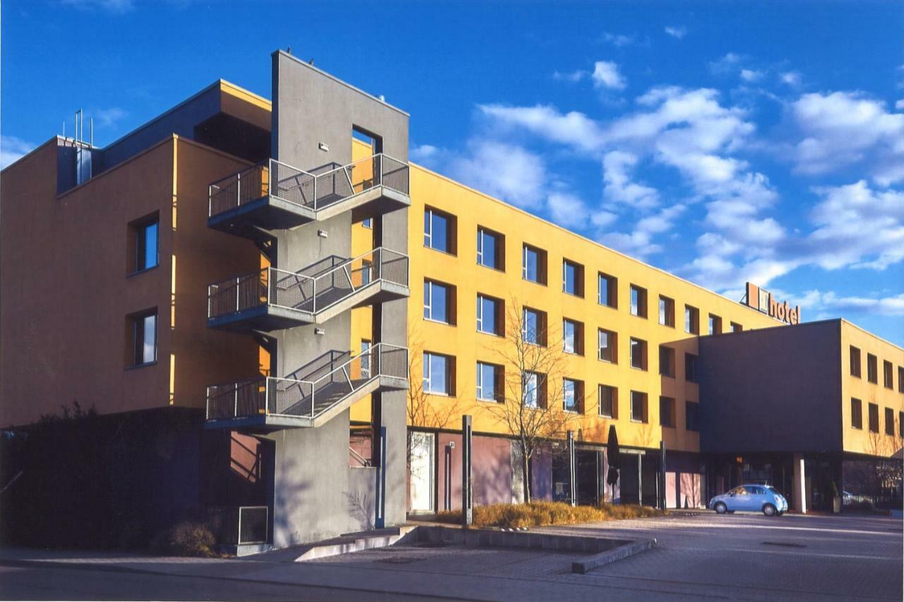 Kult Hotel Ingolstadt Bagian luar foto